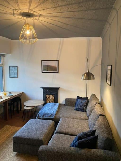 Сasa de vacaciones Brooklands House, Visit Wales, Secure Bike Storage, Bike Park Wales *